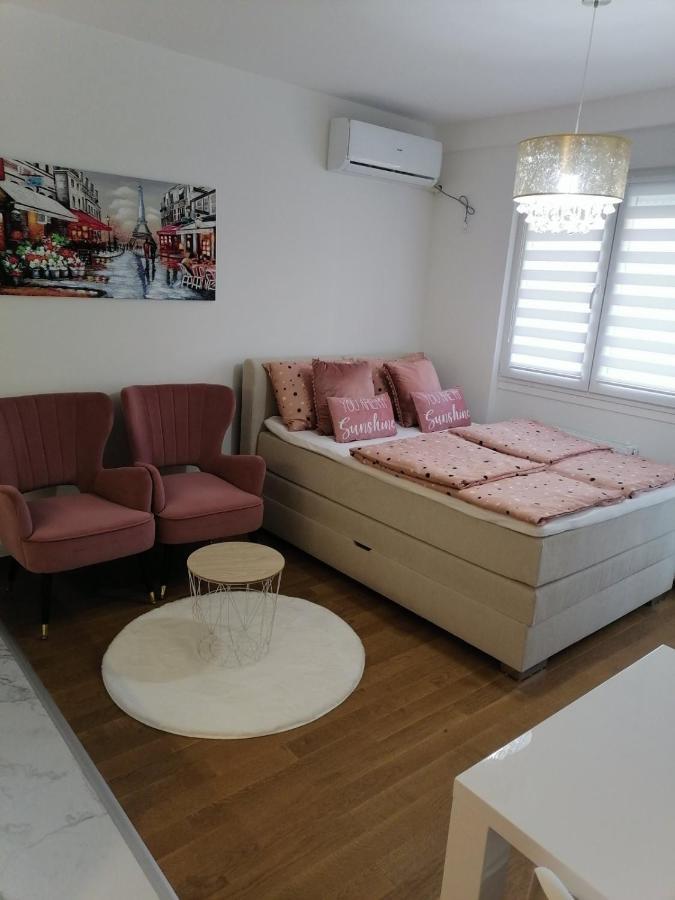 Ferienwohnung Spring deluxe Novi Sad Exterior foto