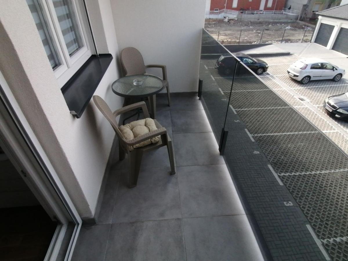 Ferienwohnung Spring deluxe Novi Sad Exterior foto