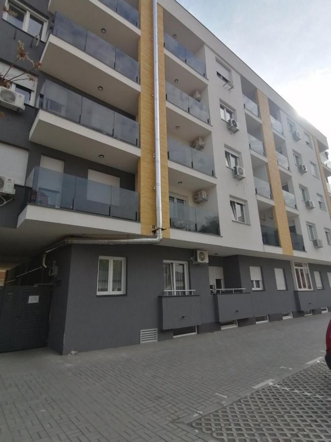 Ferienwohnung Spring deluxe Novi Sad Exterior foto