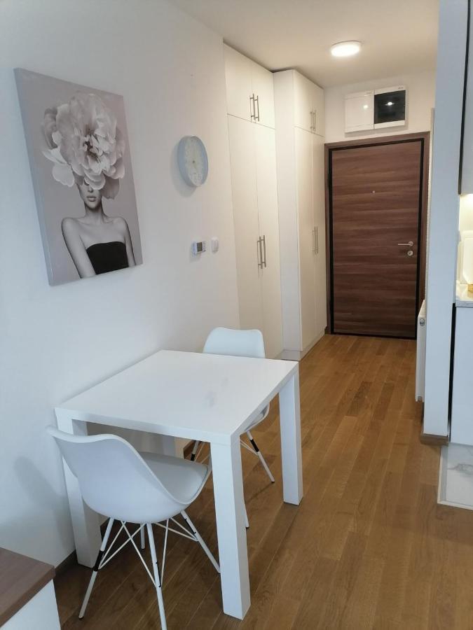 Ferienwohnung Spring deluxe Novi Sad Exterior foto